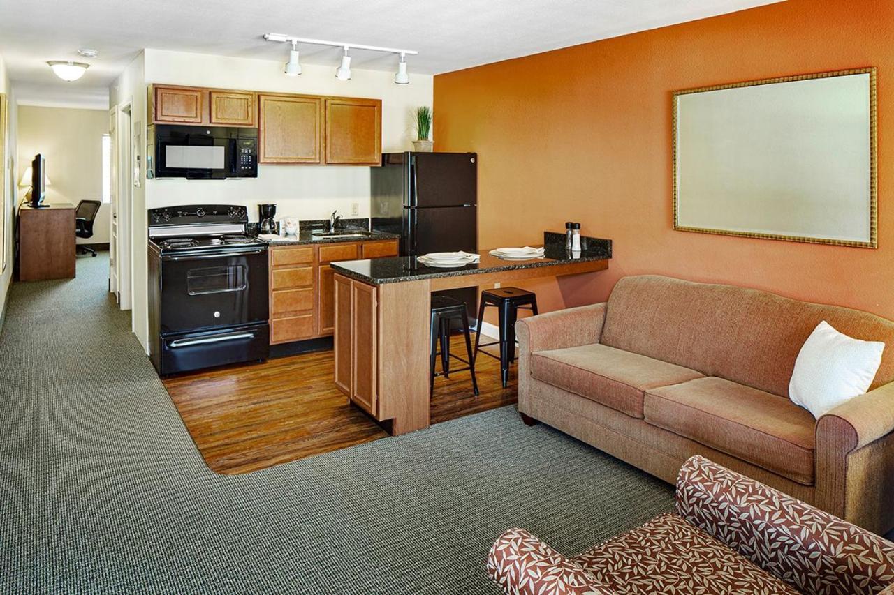 Affordable Suites Мурсвилл Экстерьер фото
